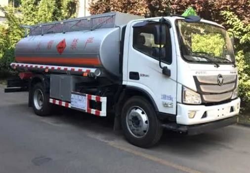 4x2 Automatic Gasoline Diesel Oil Tanker 8.88m³ Fuel Truck